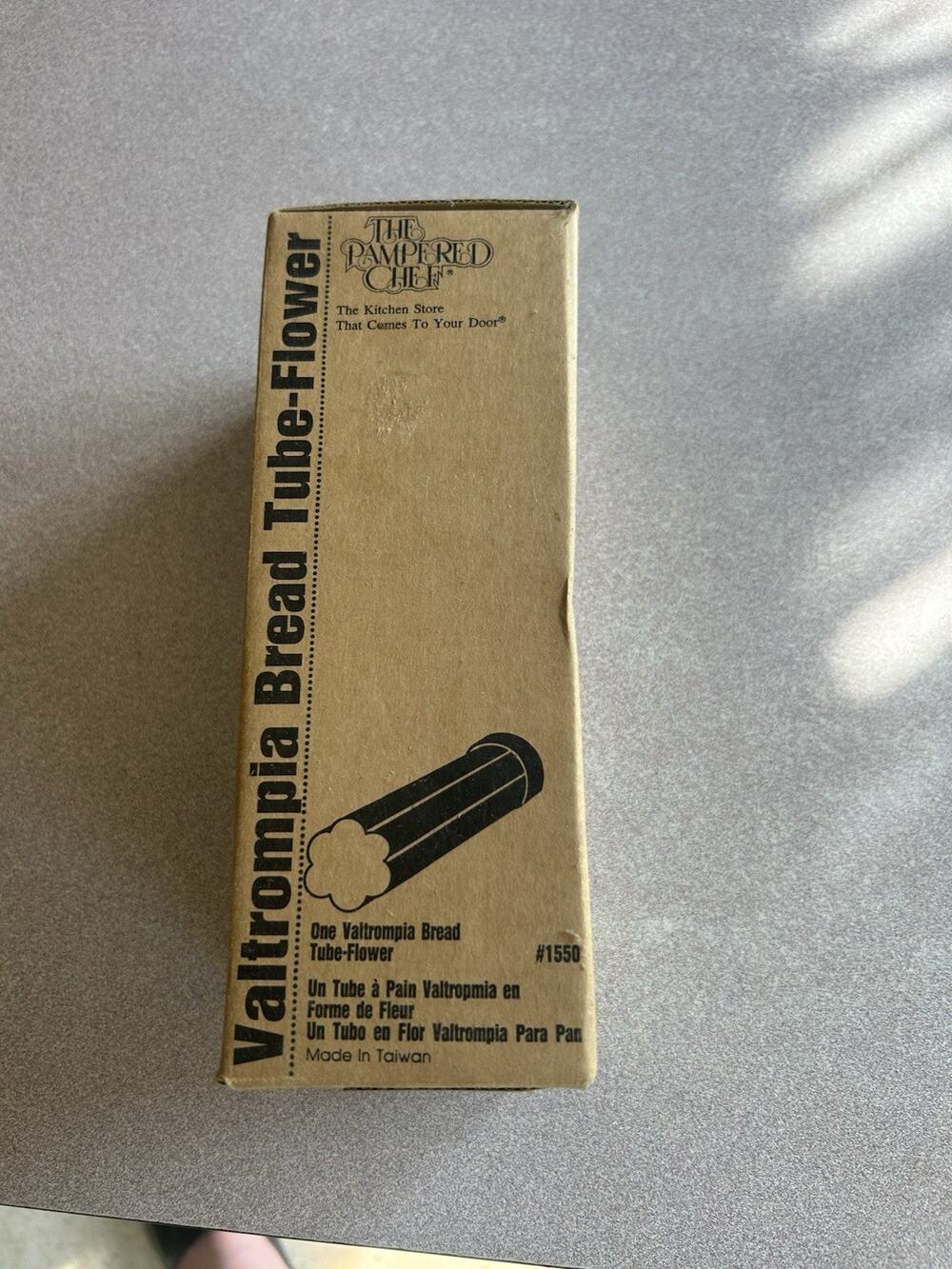NEW! The Pampered Chef - Valtrompia Bread Tube - Flower #1550
